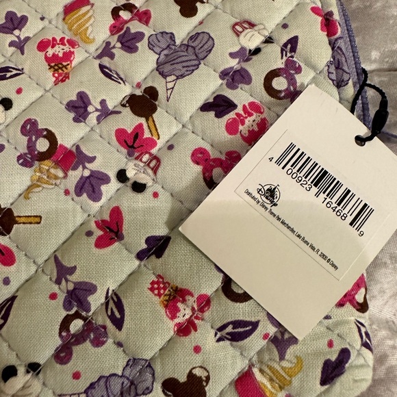 Disney Vera Bradley Wallet - Picture 2 of 5